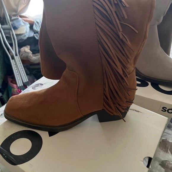 New in the box - Picture 11 of 11